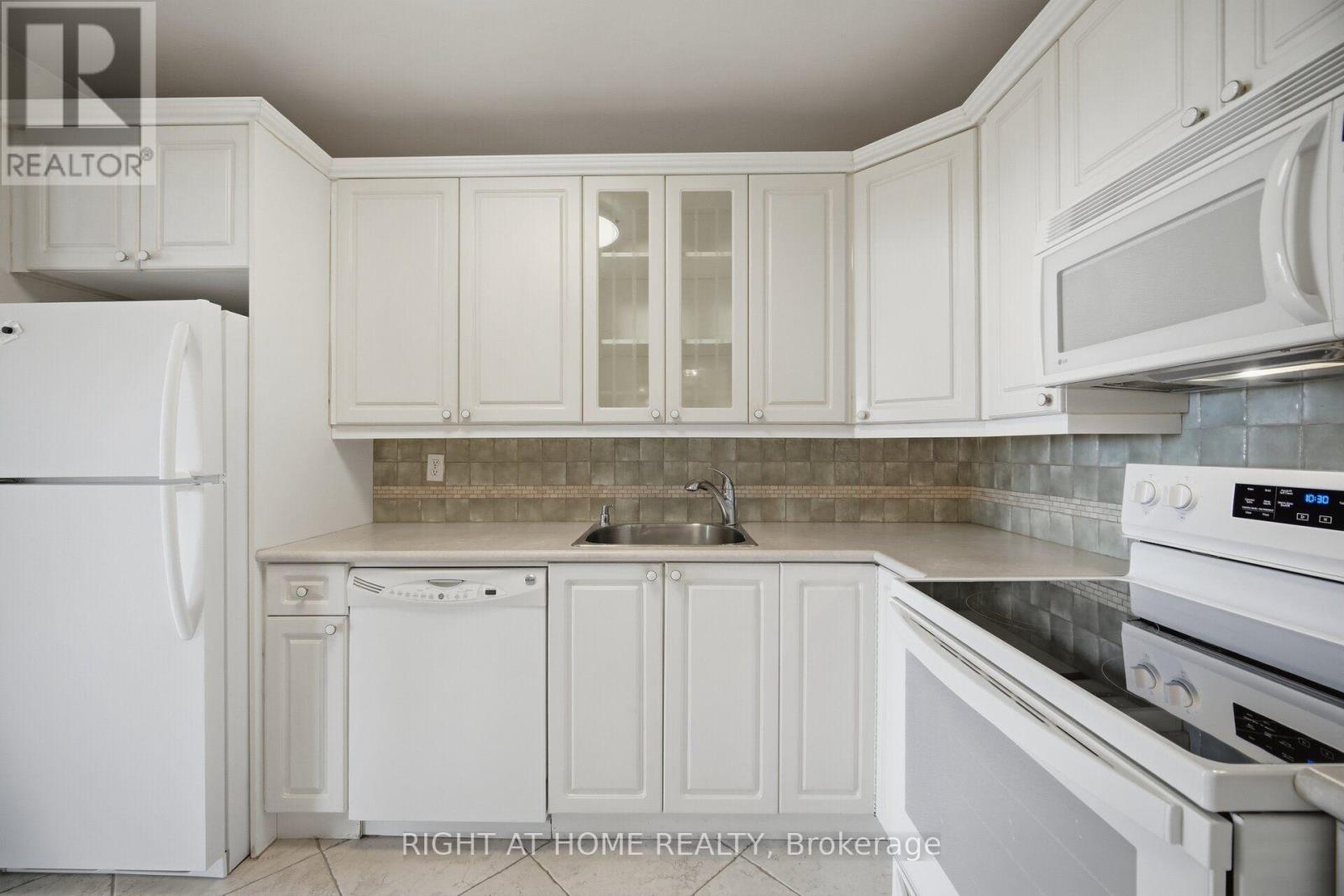 #1104 40 HOMEWOOD AVENUE - 22