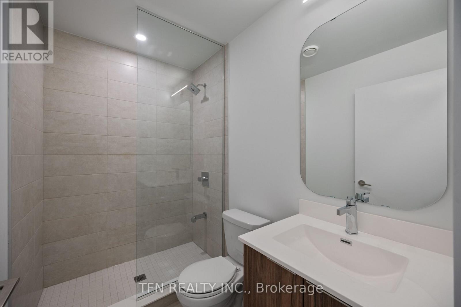 #504 15 RICHARDSON STREET - 11