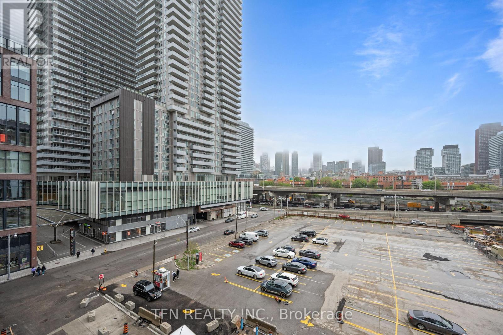 #504 15 RICHARDSON STREET - 12
