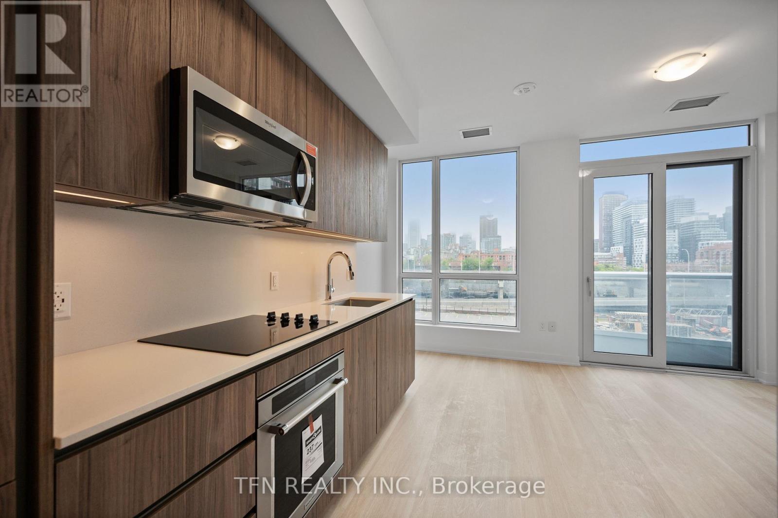 #504 15 RICHARDSON STREET - 2
