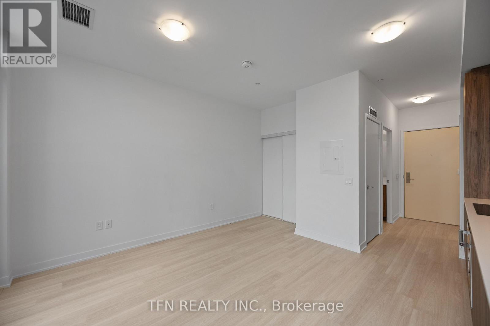 #504 15 RICHARDSON STREET - 4