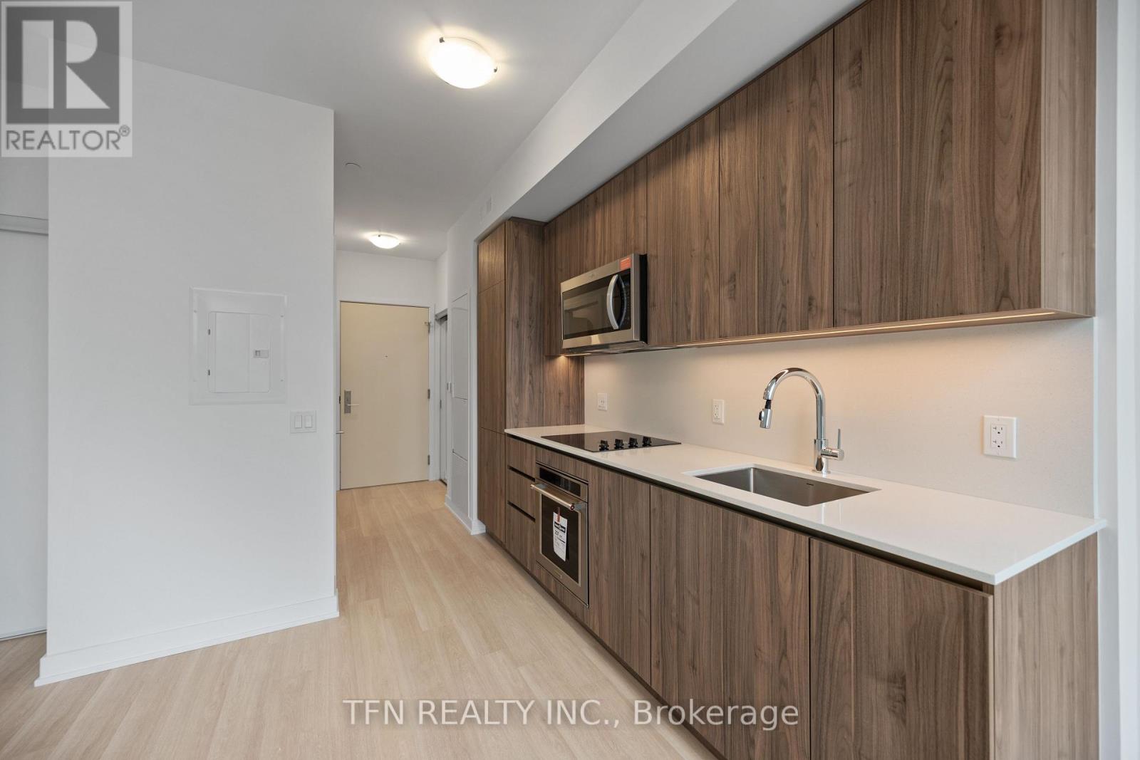 #504 15 RICHARDSON STREET - 7