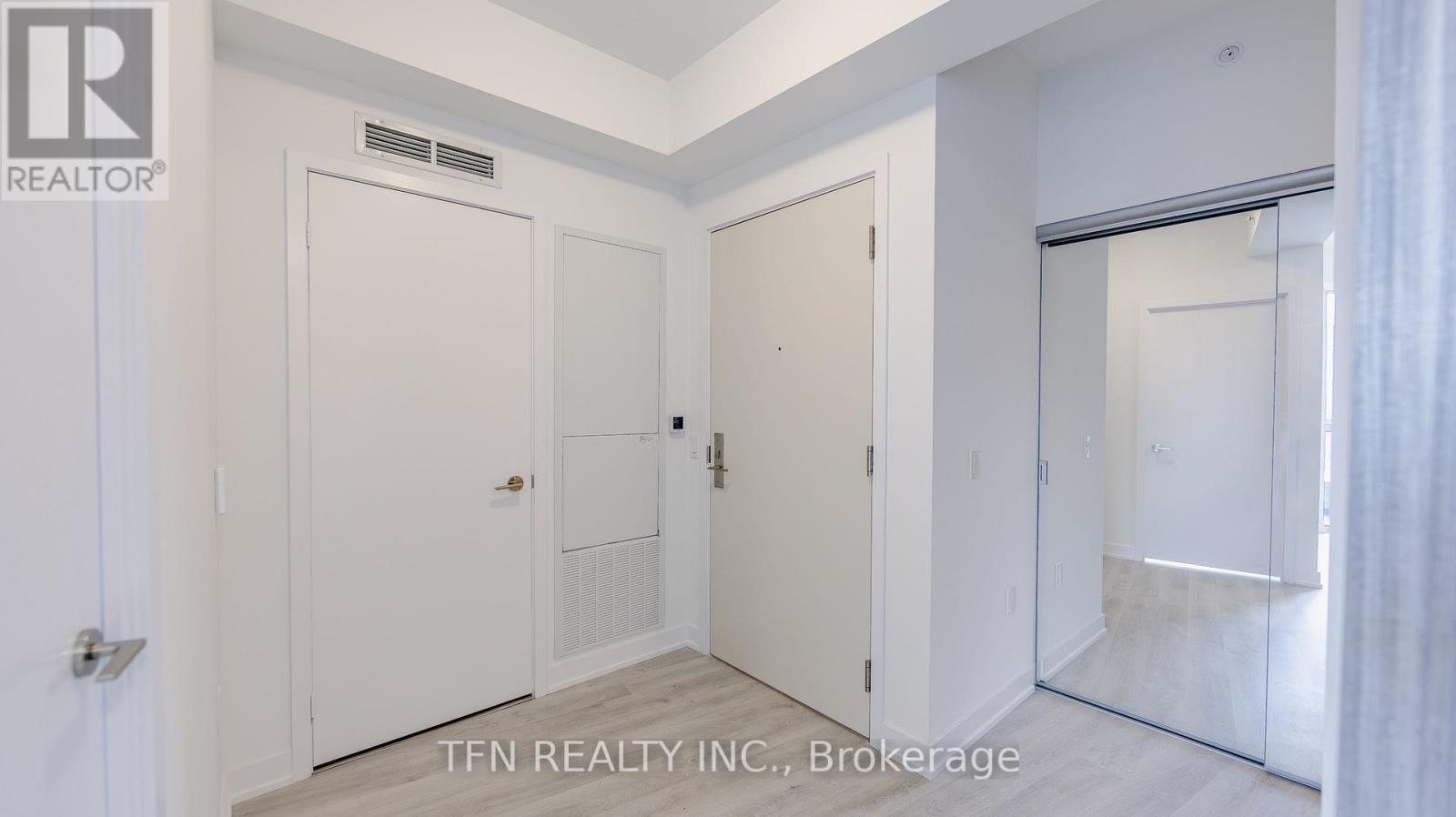 #801 15 RICHARDSON STREET - 10