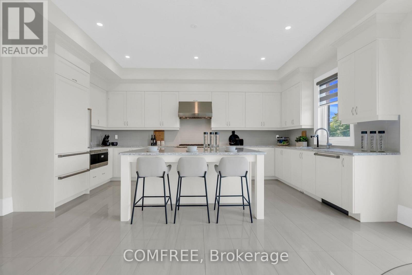 35 OGILVIE STREET - 16