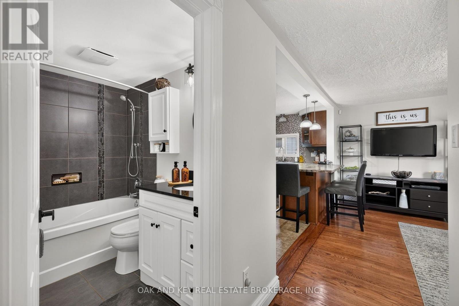 323 CLARKE ROAD - Image 14