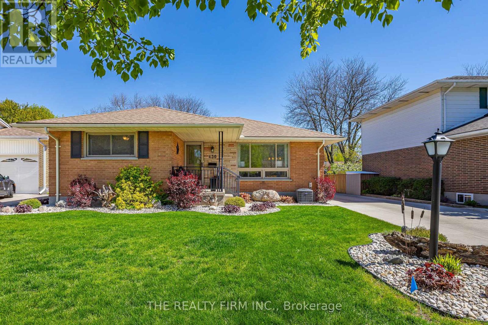 430 MAGNOLIA CRESCENT - 2