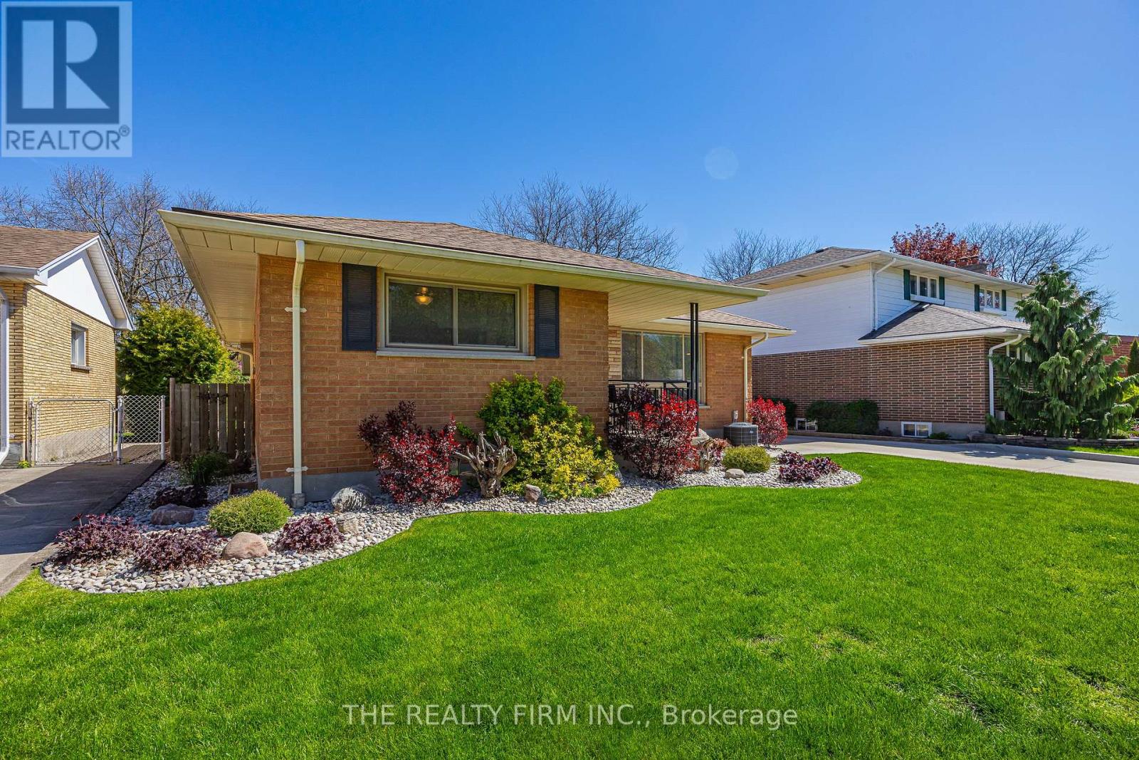 430 MAGNOLIA CRESCENT - 3