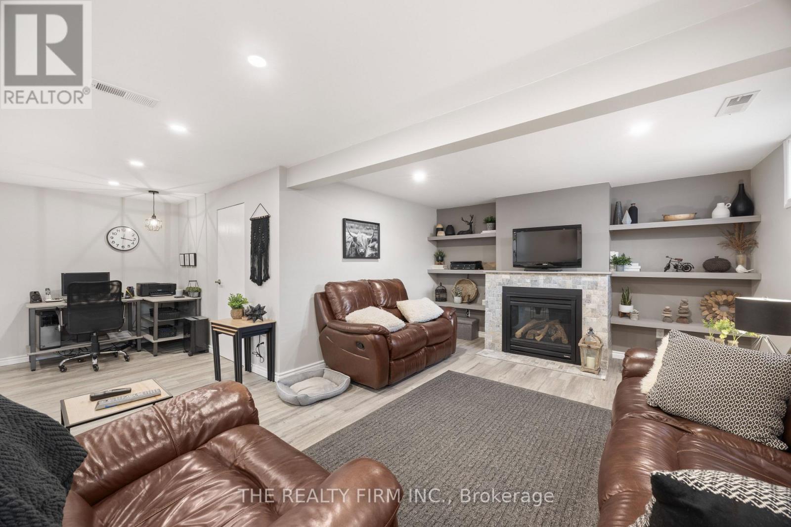 430 MAGNOLIA CRESCENT - 33