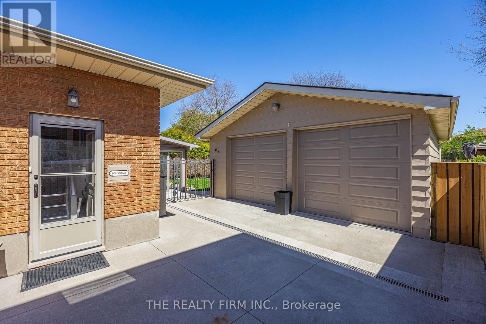 430 MAGNOLIA CRESCENT - 37