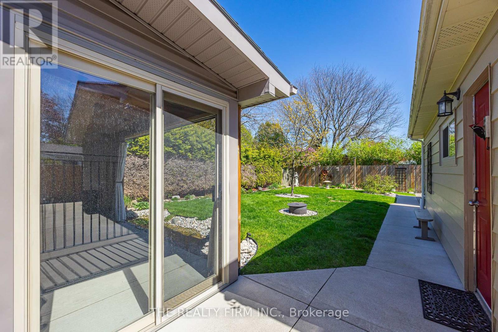 430 MAGNOLIA CRESCENT - 38