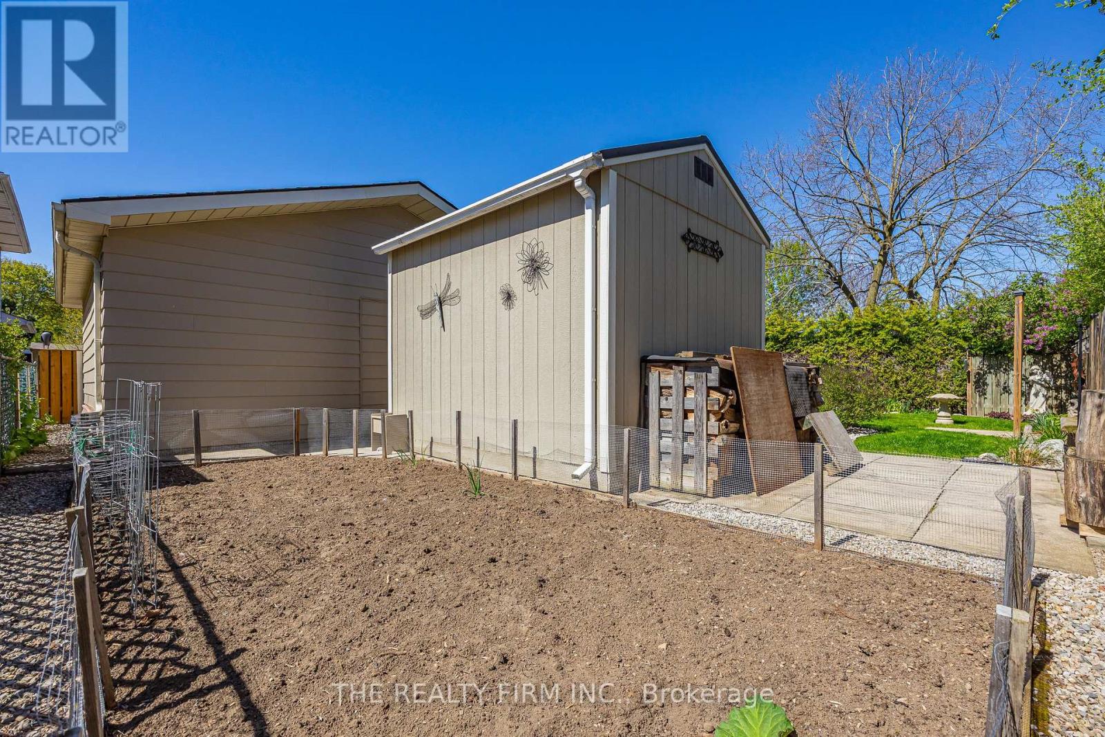 430 MAGNOLIA CRESCENT - 43