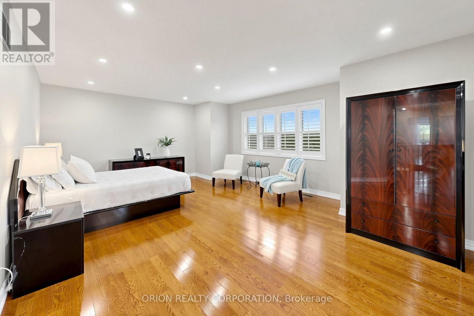 11 DAVEY STREET - 25