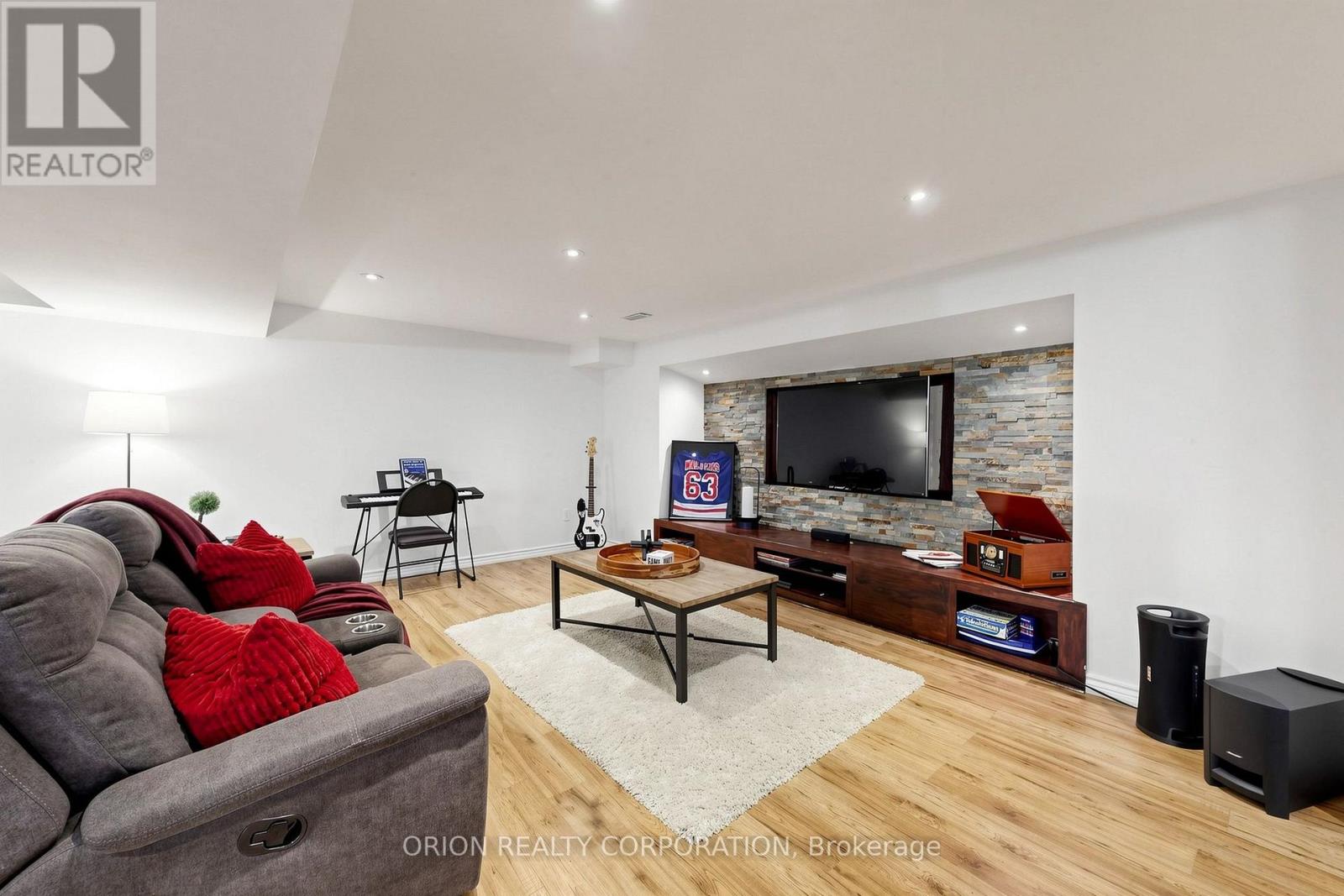11 DAVEY STREET - 39