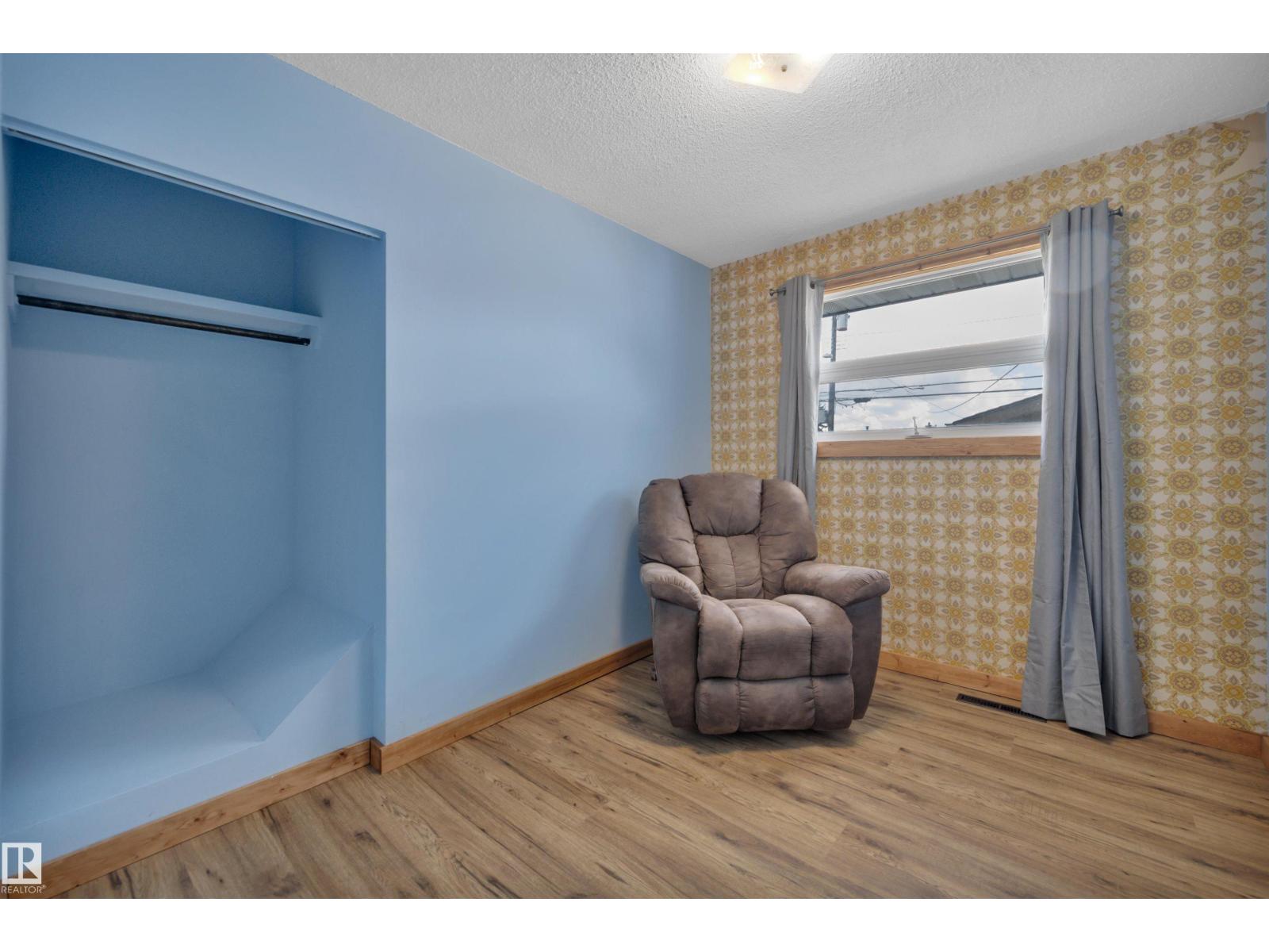 13327 73 ST NW - 15