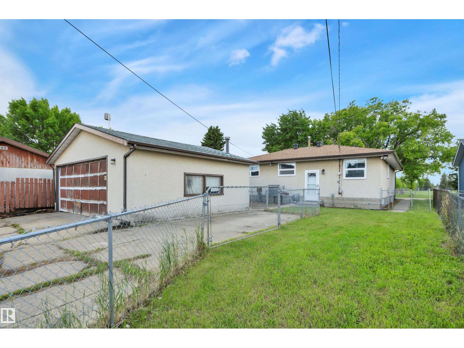 13327 73 ST NW - 27