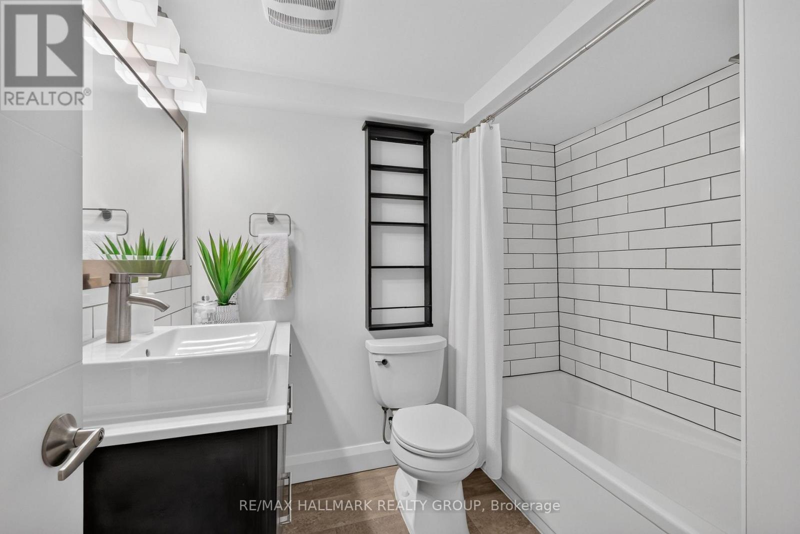 Condos for Sale in Ottawa – 2160 LAMBETH WALK, Ottawa – By Peter Sagos - Image 72