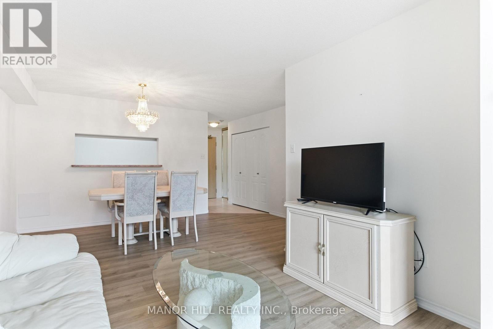 #814 11 TOWNSGATE DRIVE - 12
