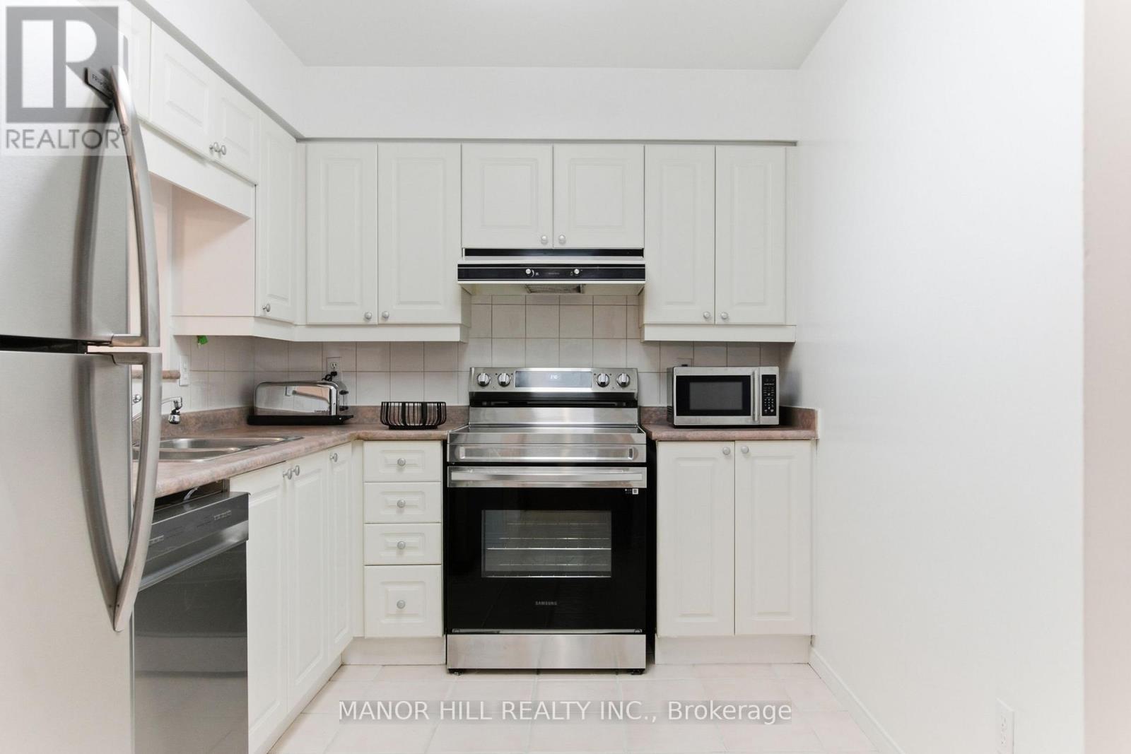 #814 11 TOWNSGATE DRIVE - 19