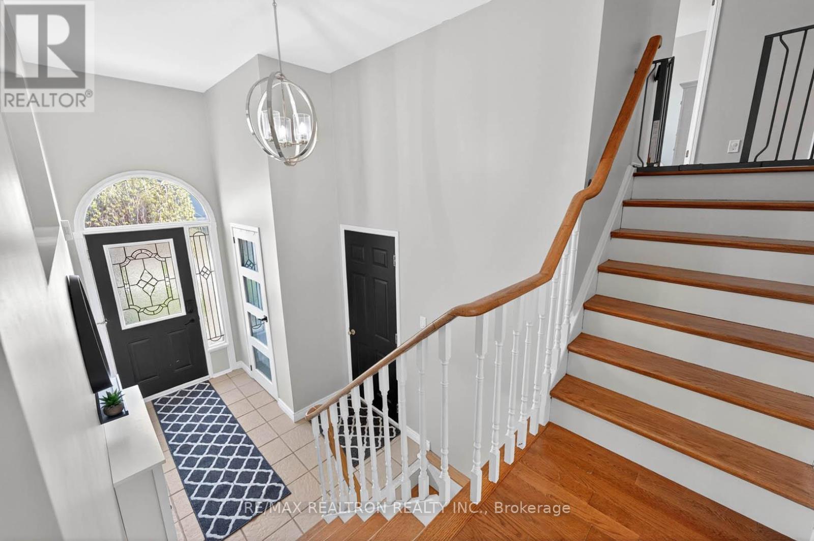 18 CASTILLE CRESCENT - 15