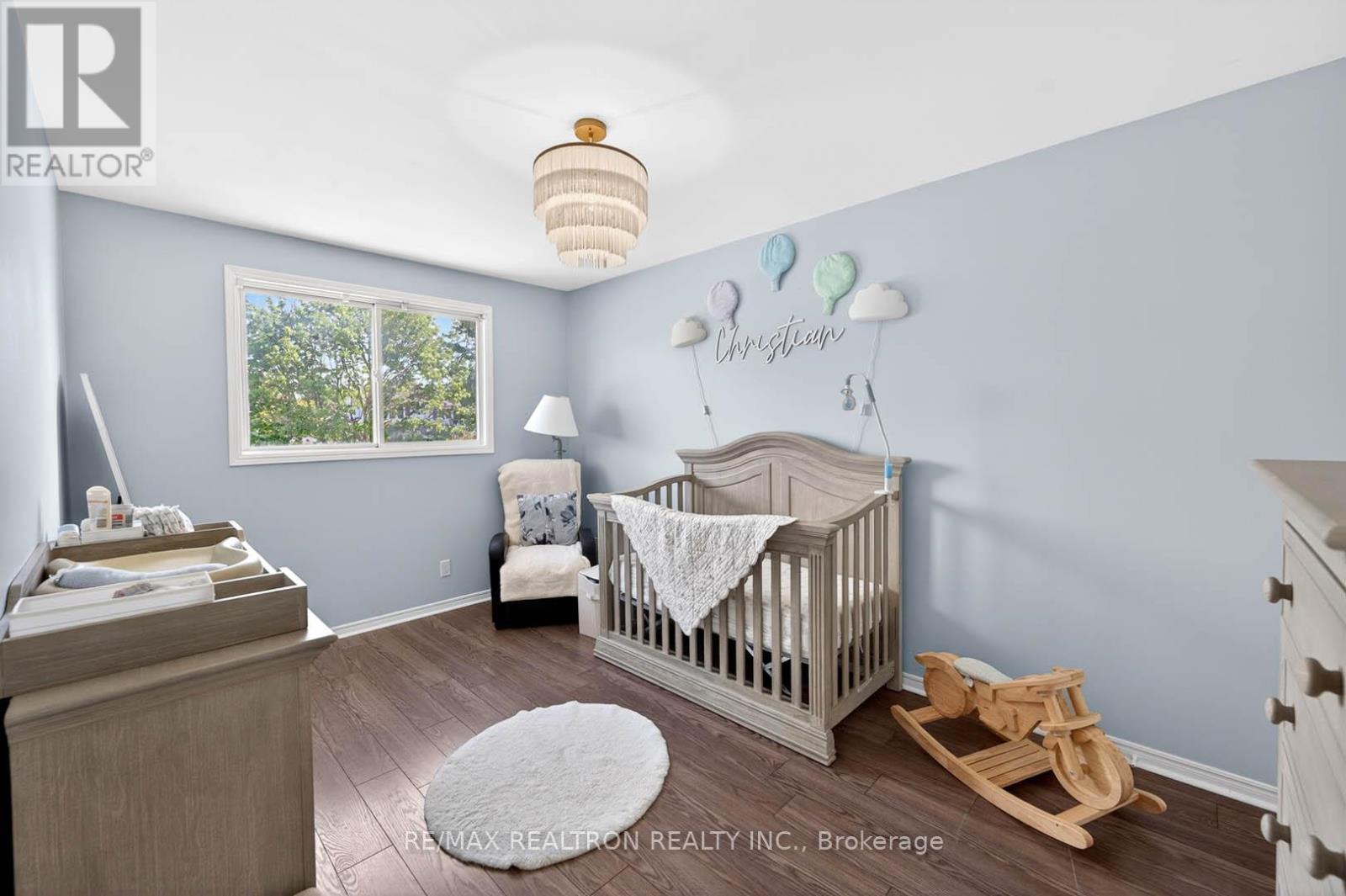 18 CASTILLE CRESCENT - 18