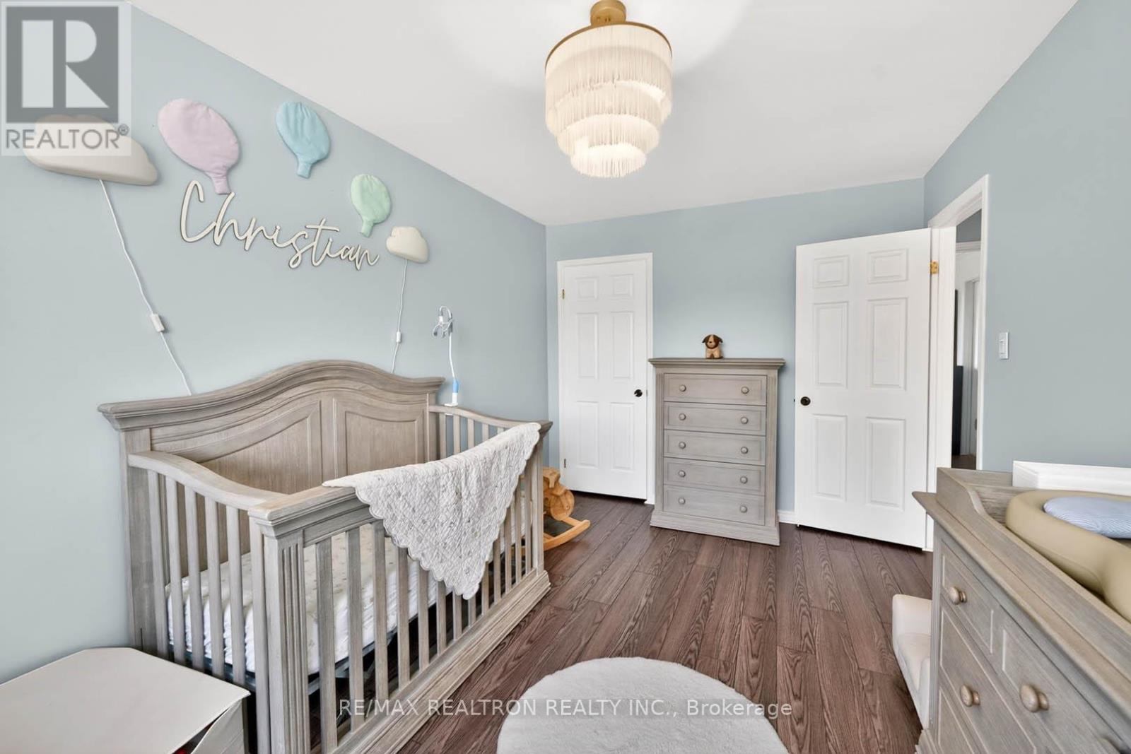 18 CASTILLE CRESCENT - 19