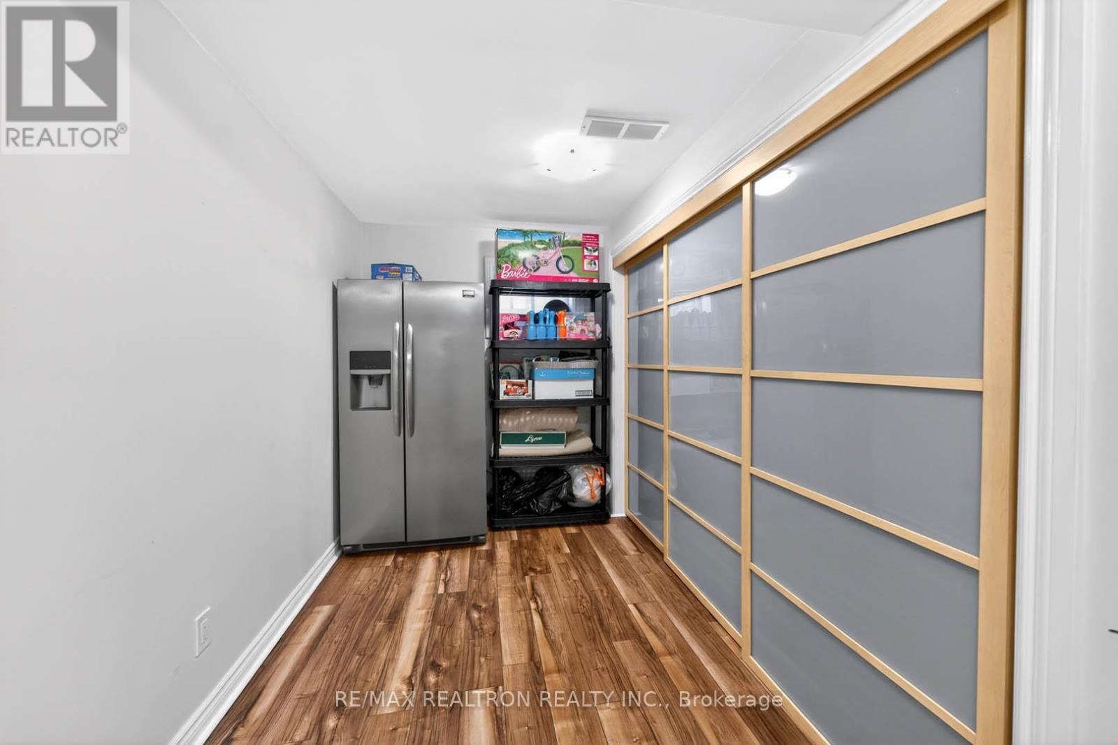 18 CASTILLE CRESCENT - 28