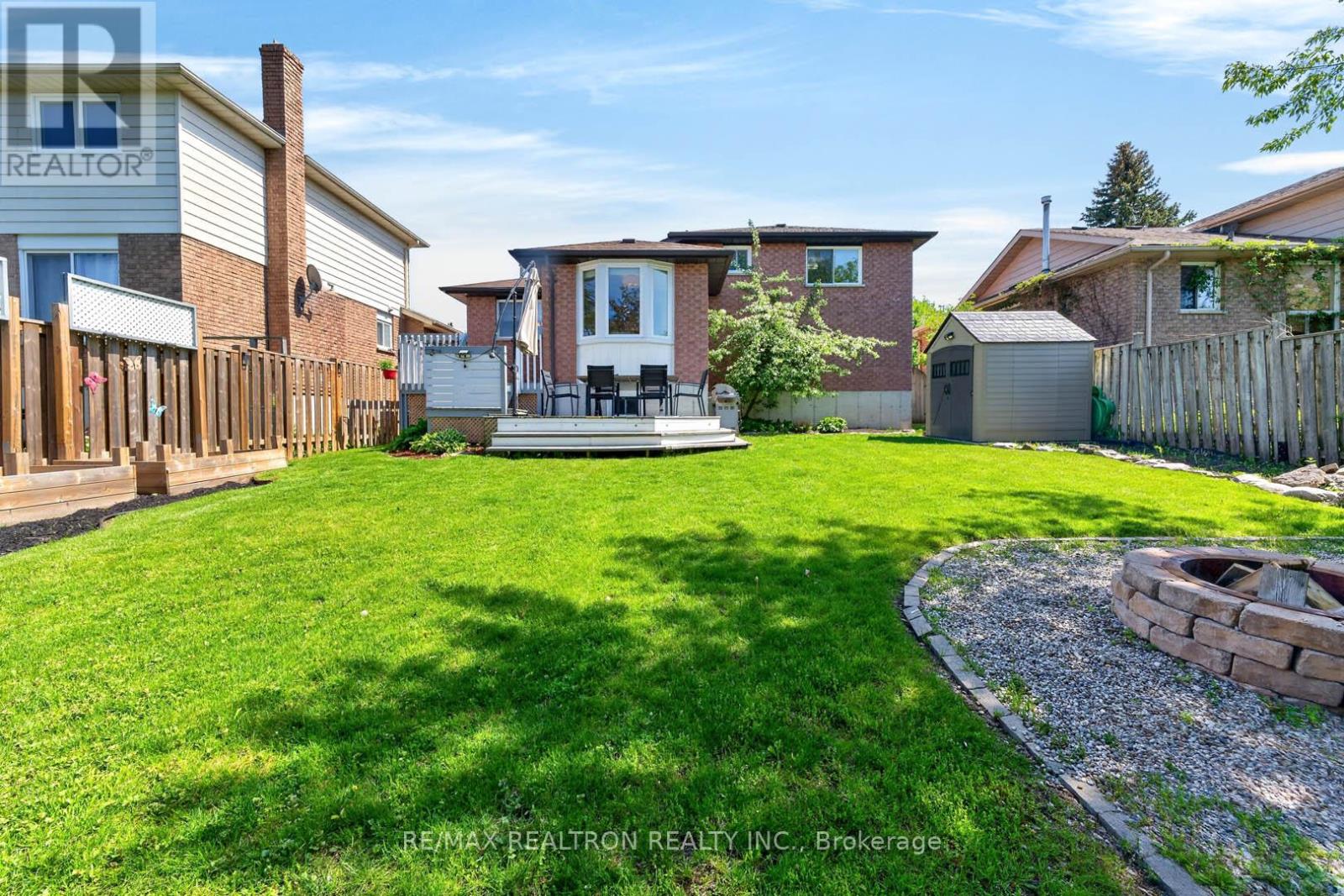 18 CASTILLE CRESCENT - 35