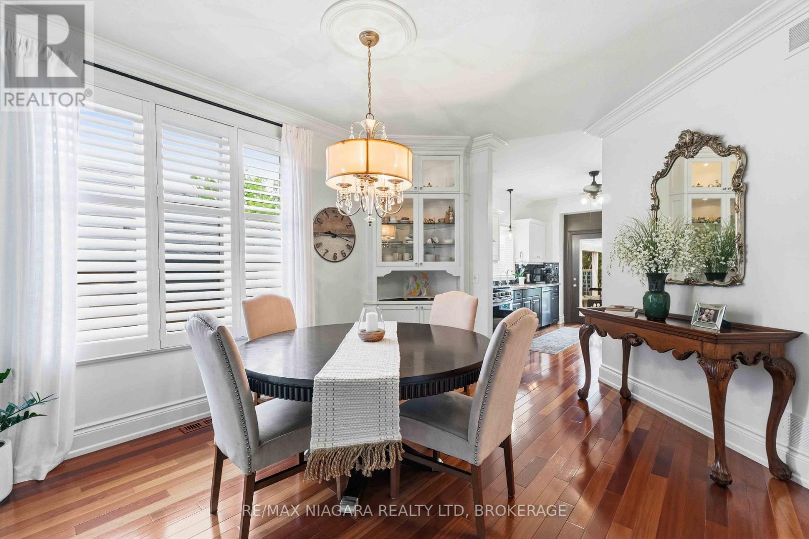 5 GRAHAM AVENUE - 10