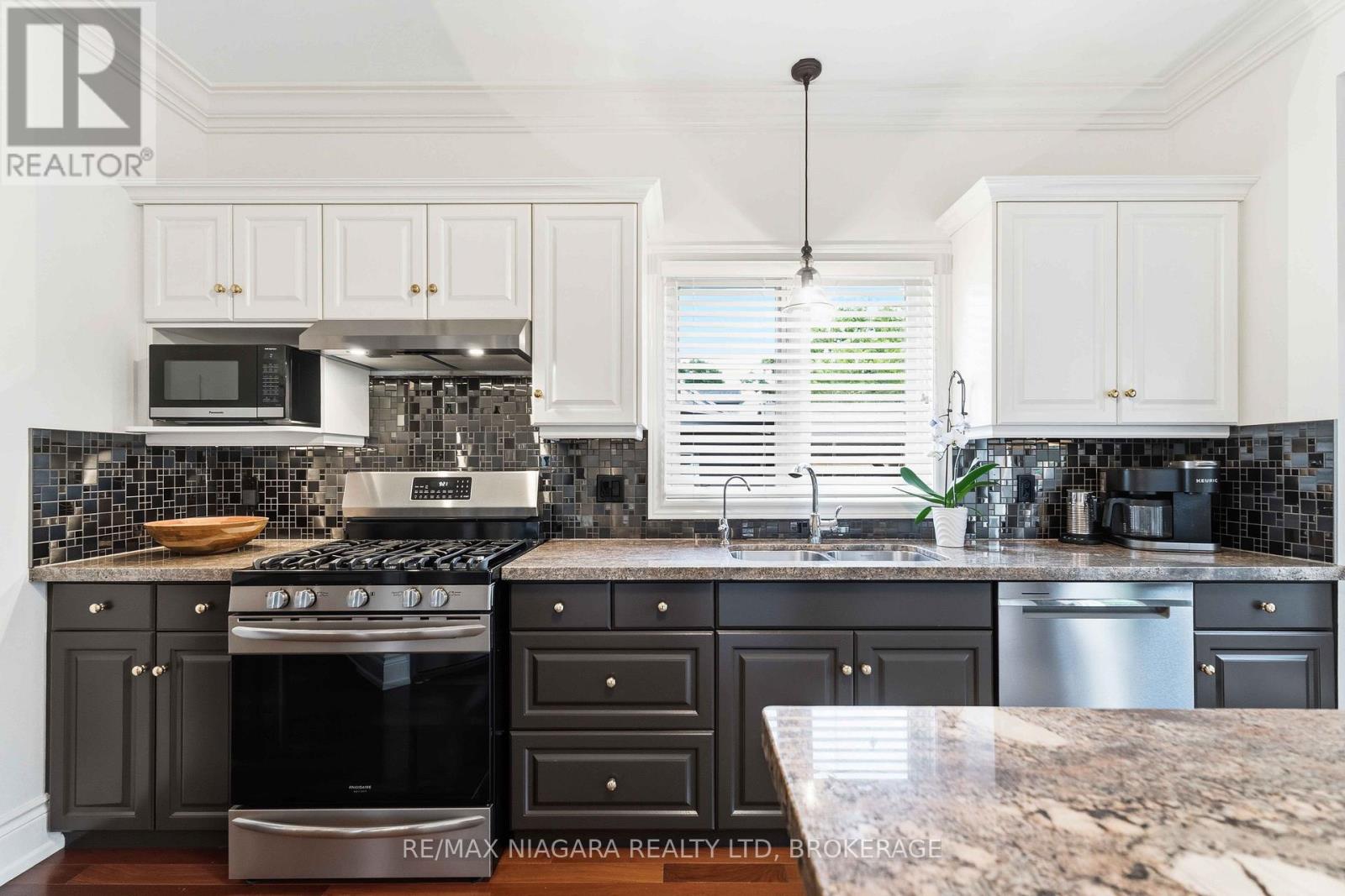 5 GRAHAM AVENUE - 15