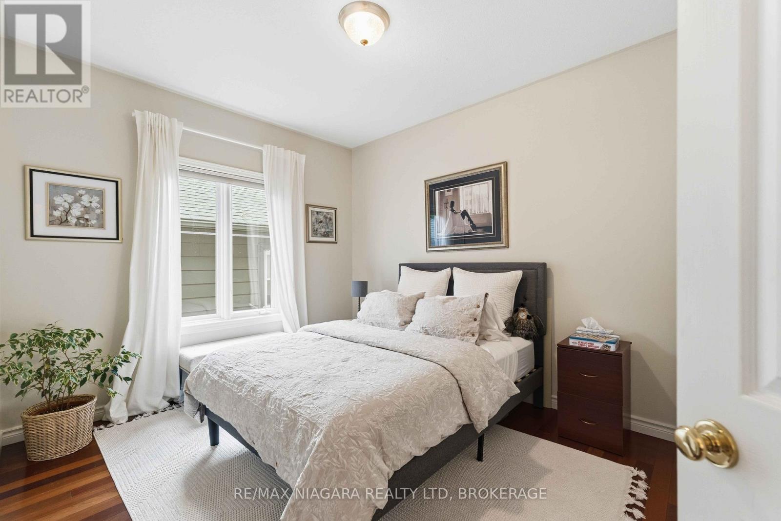 5 GRAHAM AVENUE - 21