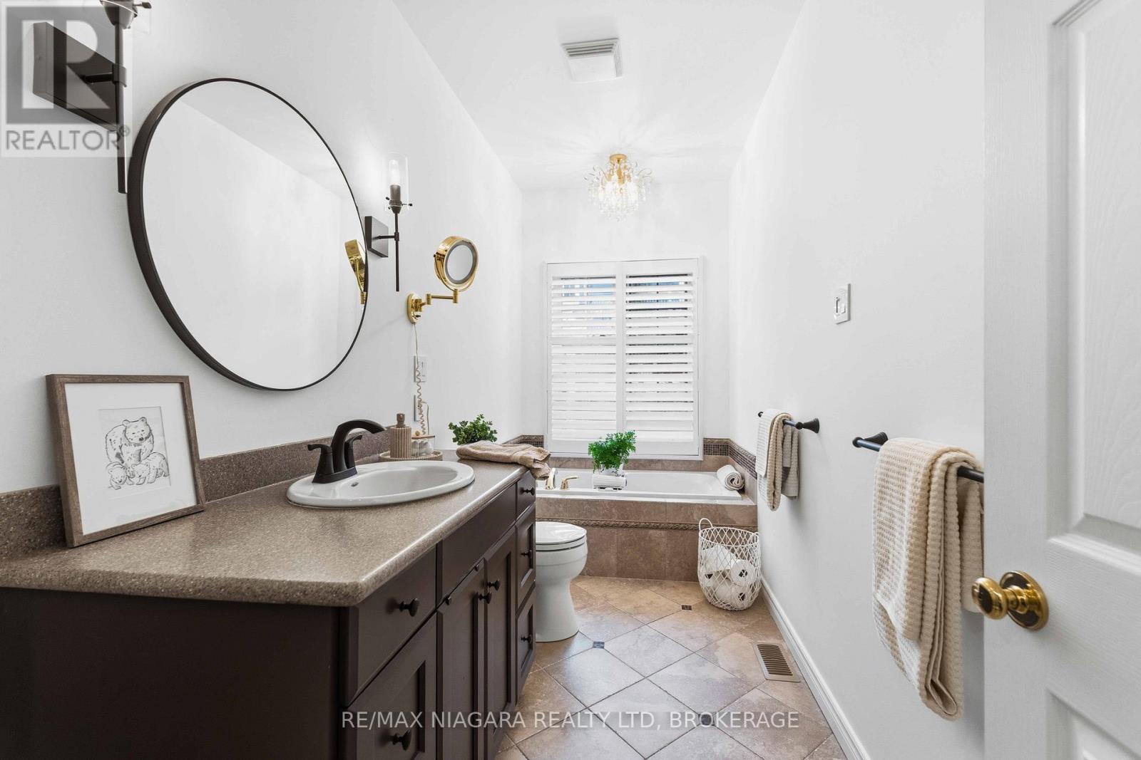 5 GRAHAM AVENUE - 23