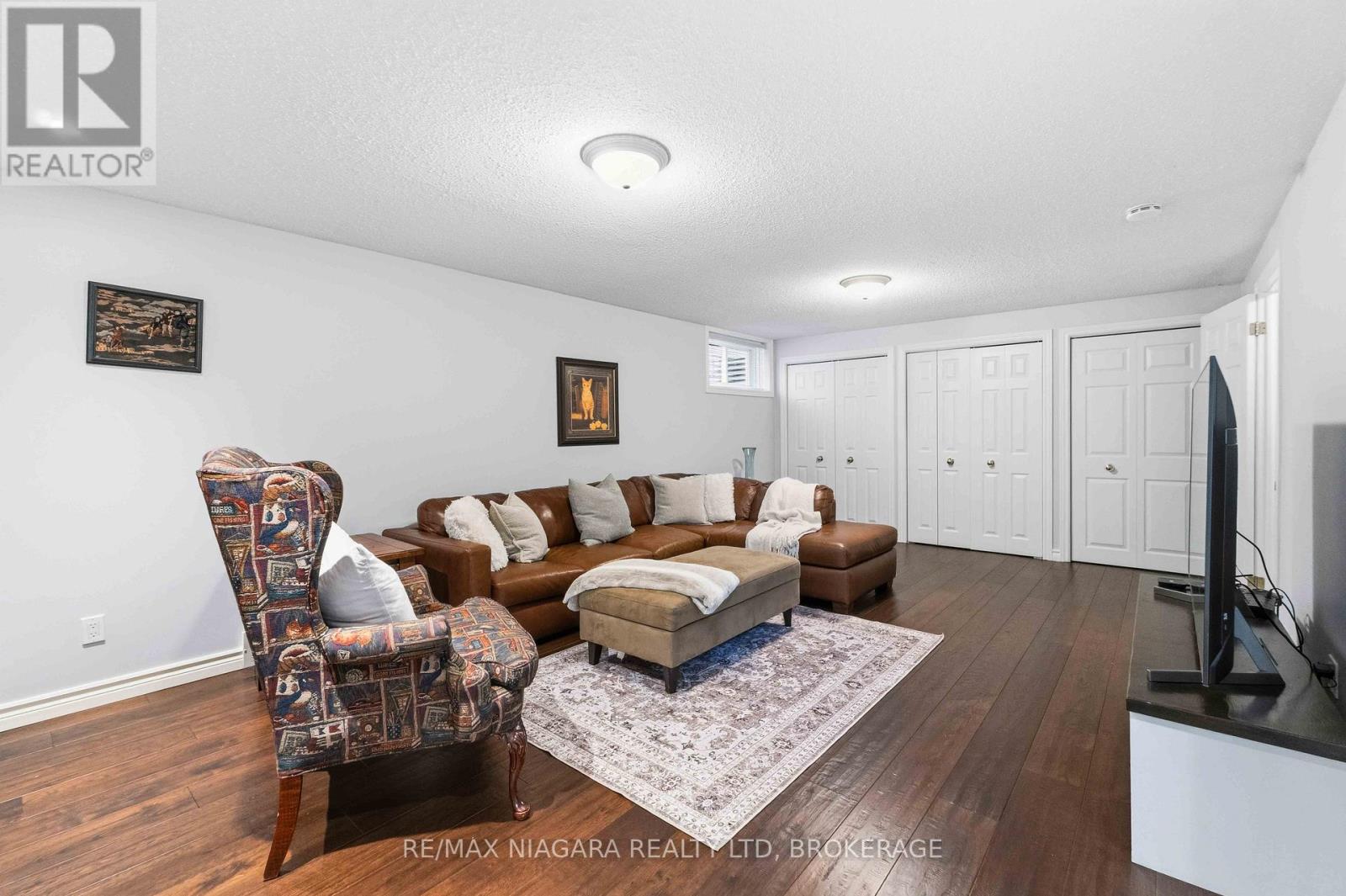 5 GRAHAM AVENUE - 27