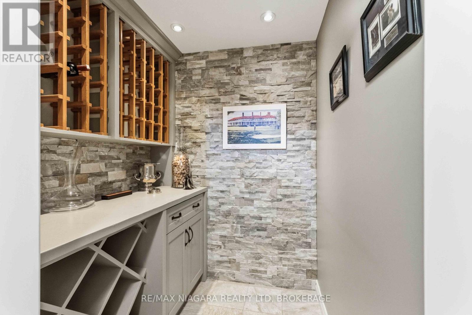5 GRAHAM AVENUE - 28