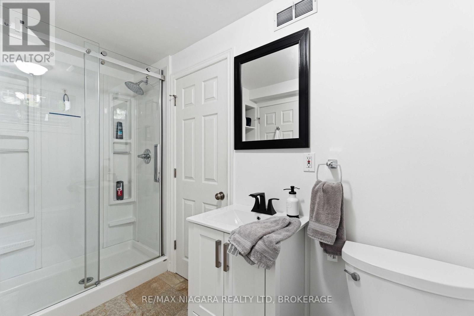5 GRAHAM AVENUE - 31