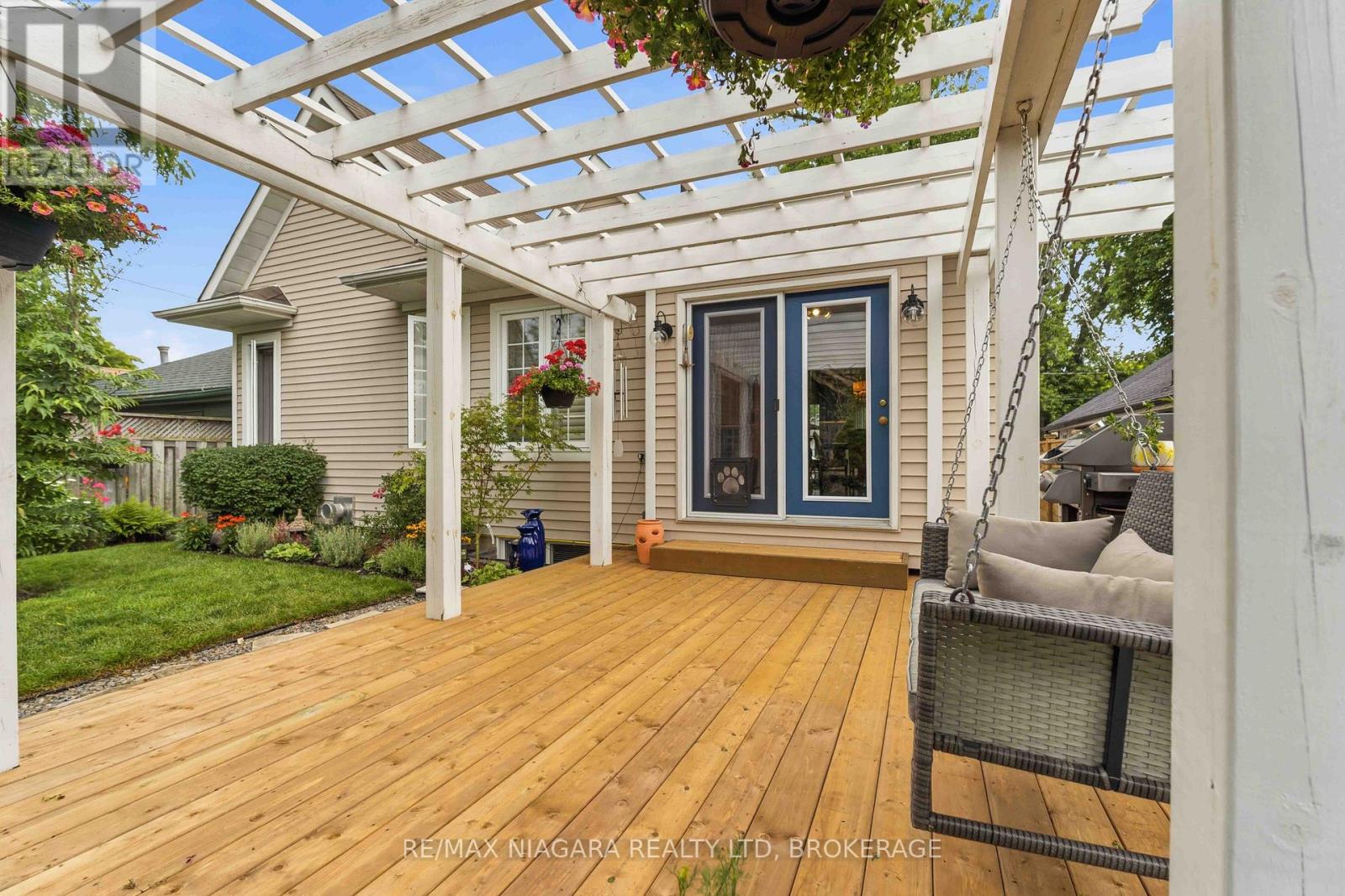 5 GRAHAM AVENUE - 37