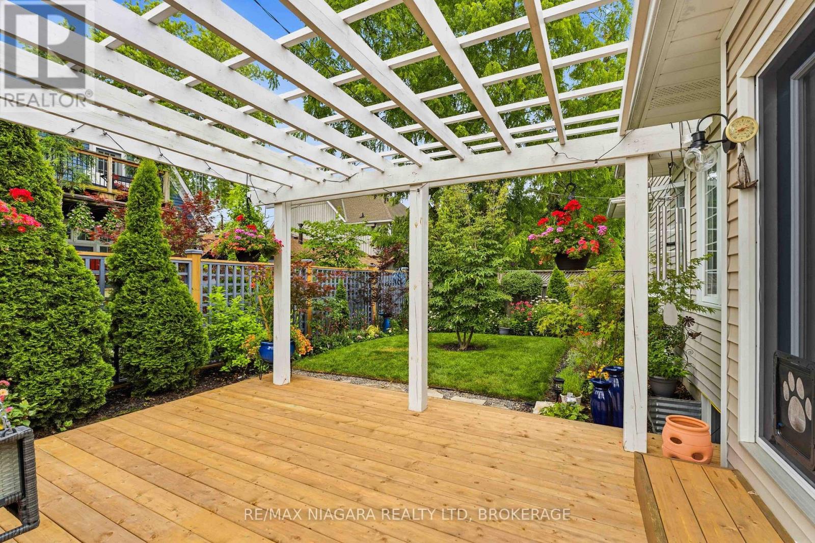 5 GRAHAM AVENUE - 38