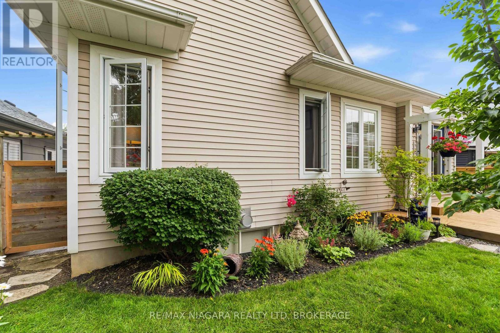 5 GRAHAM AVENUE - 39