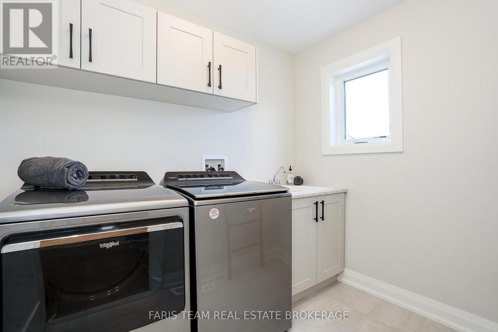 7 DOCK LANE - 22