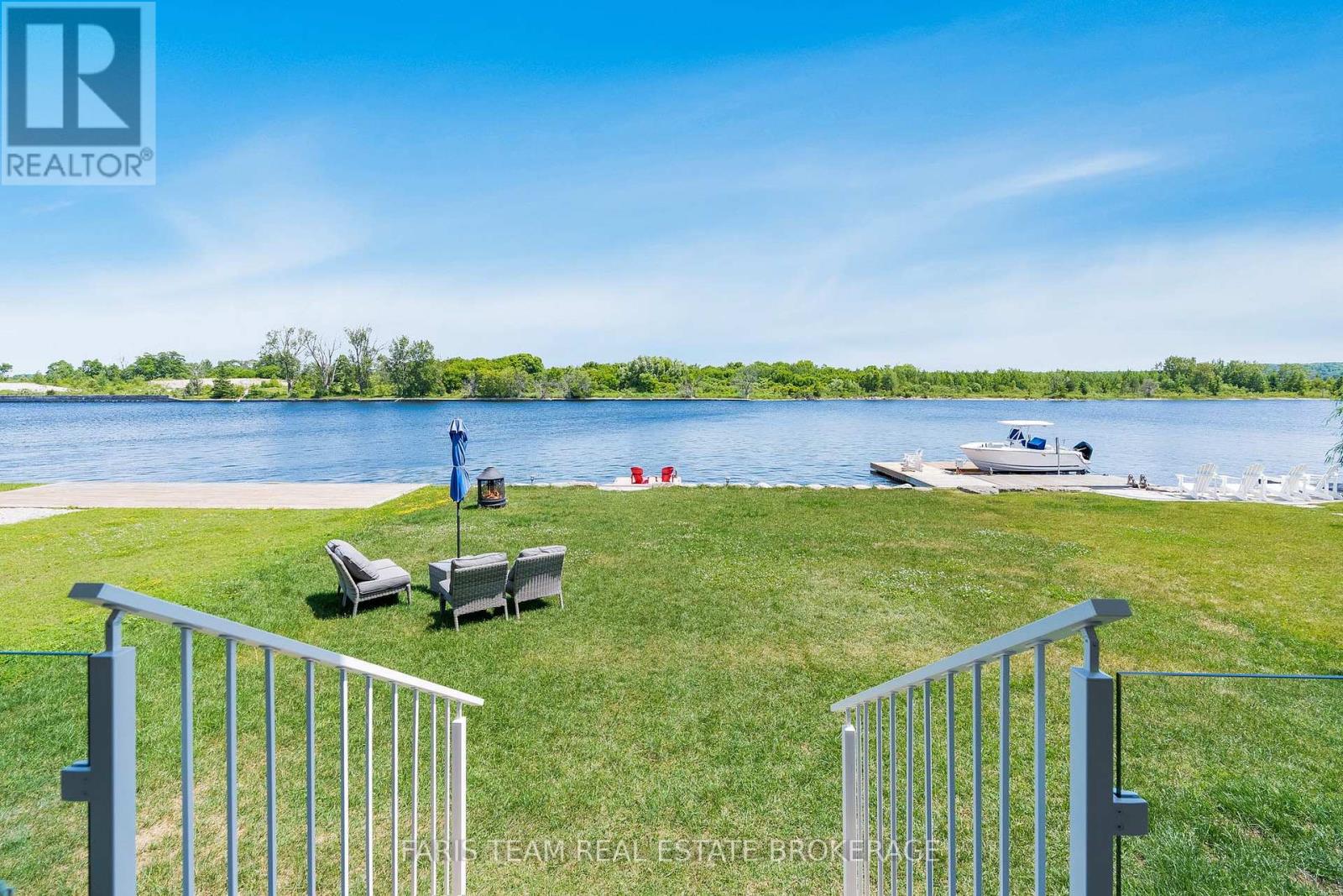 7 DOCK LANE - 28