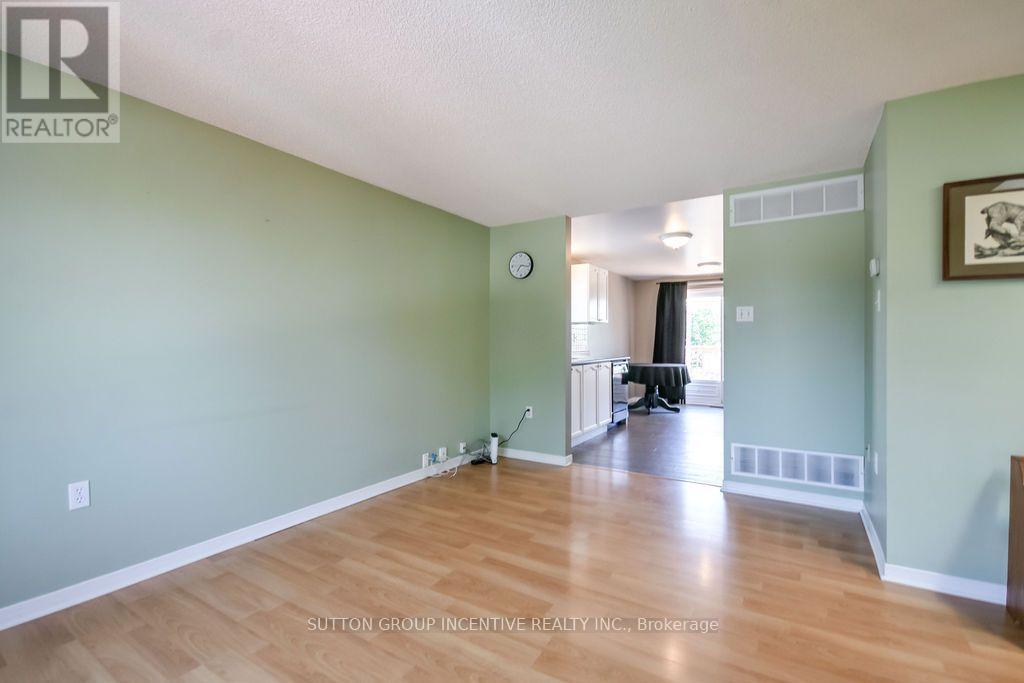 10 PALLING LANE - Image 17