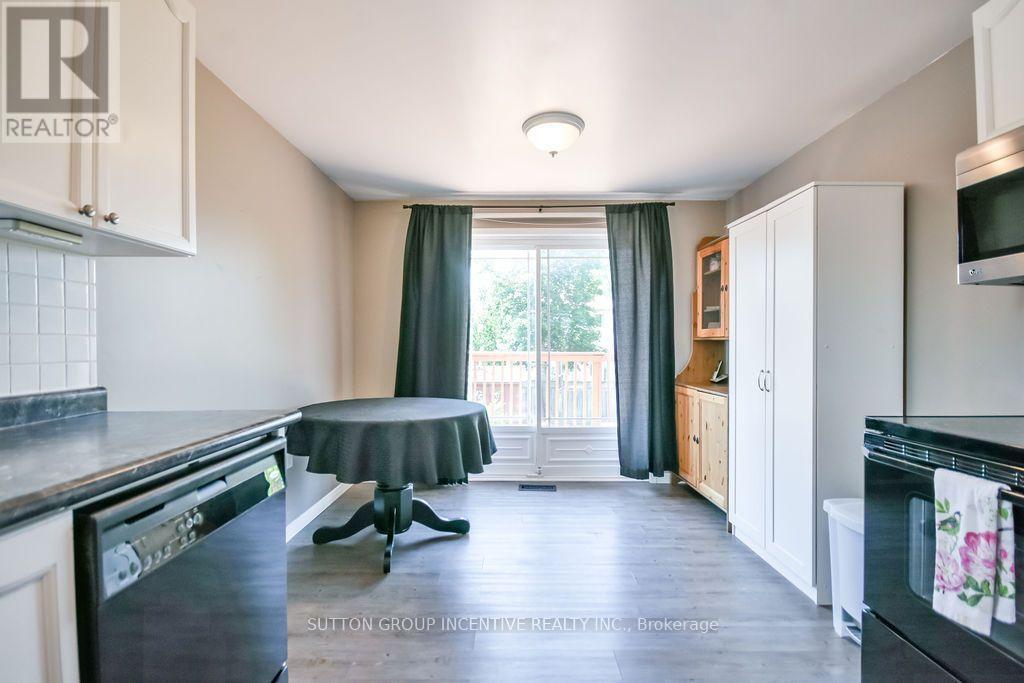 10 PALLING LANE - Image 23