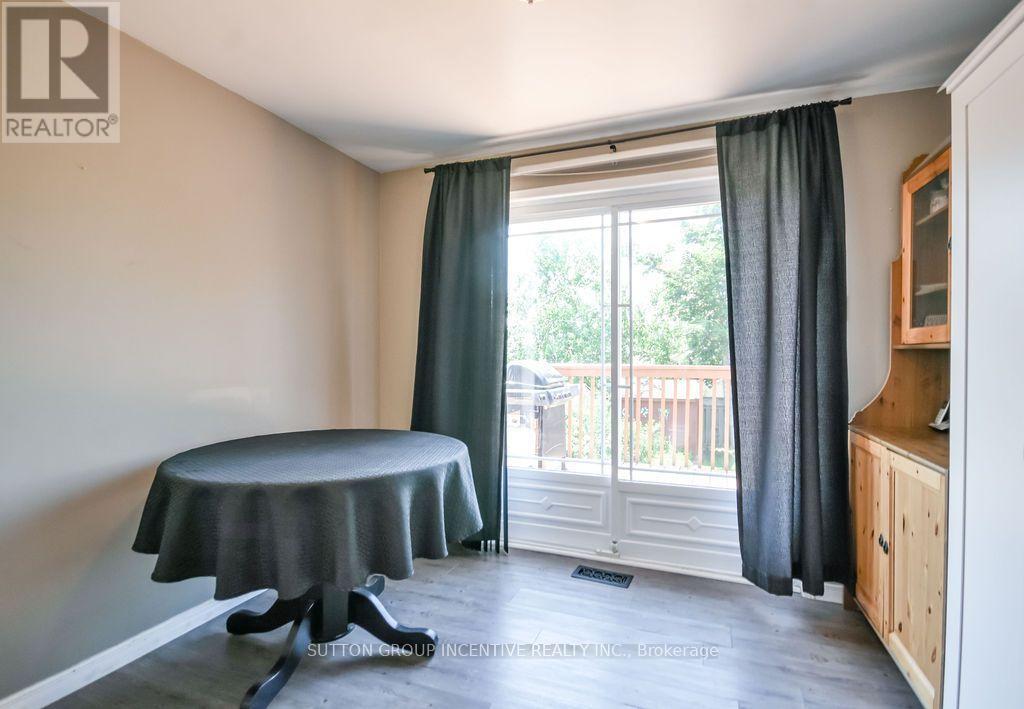 10 PALLING LANE - Image 24