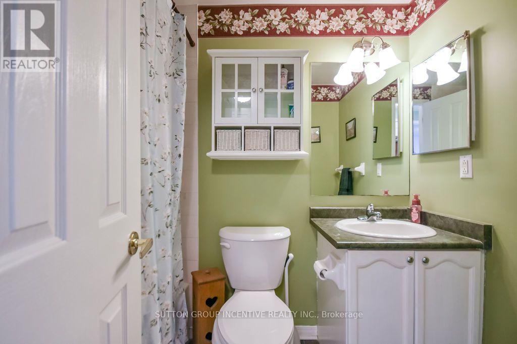 10 PALLING LANE - Image 35