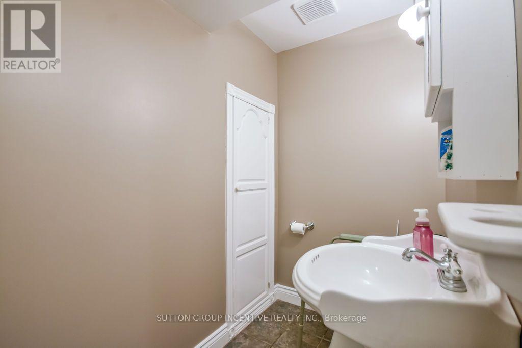 10 PALLING LANE - Image 48