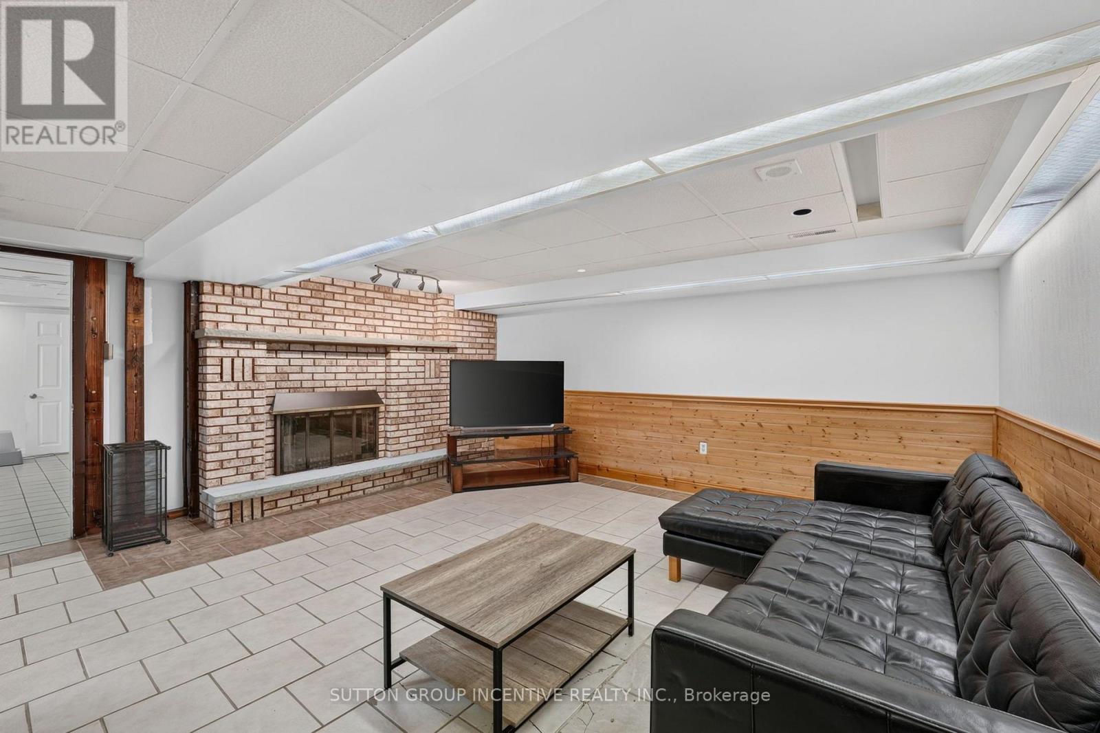 1209 ST VINCENT STREET N - 31