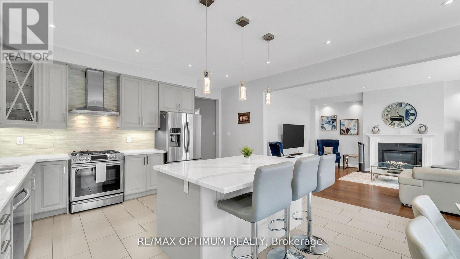 450 BRISDALE DRIVE - 17