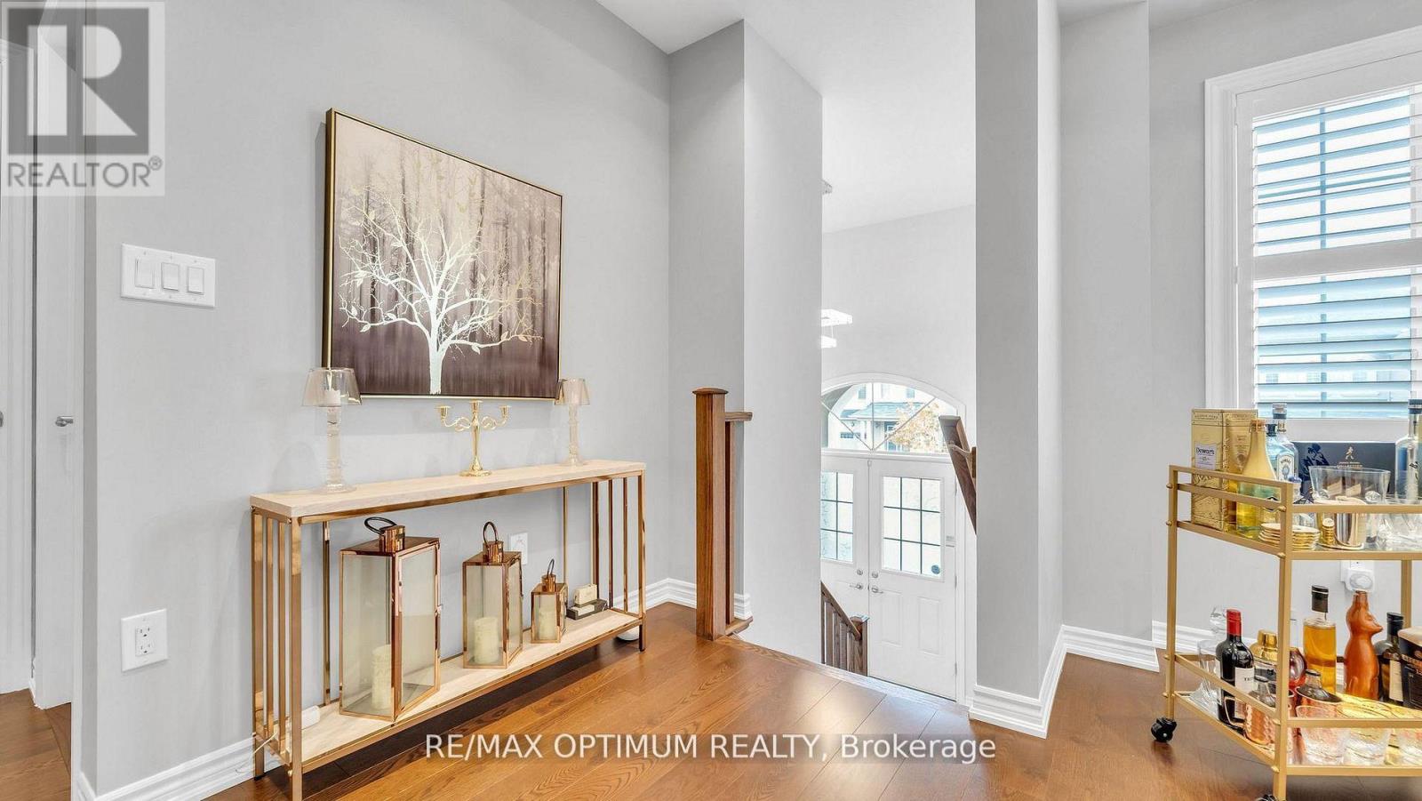 450 BRISDALE DRIVE - 6