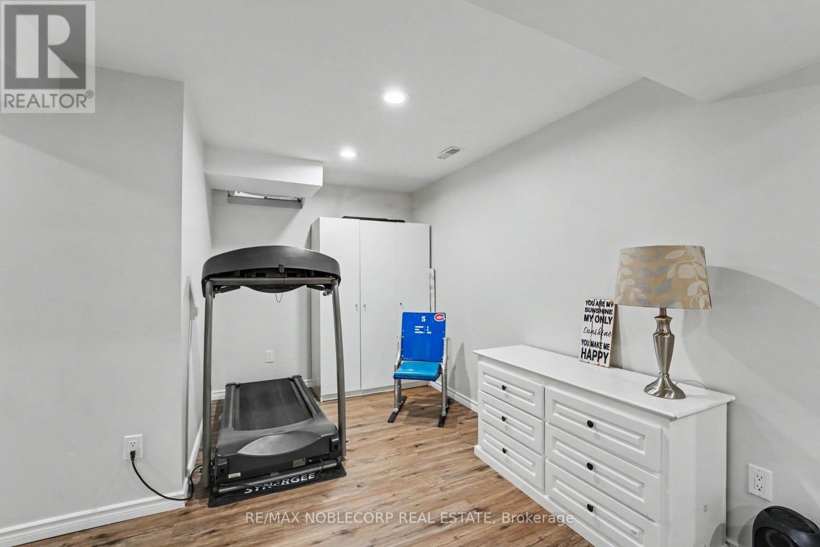12 WATERBURY STREET - 33
