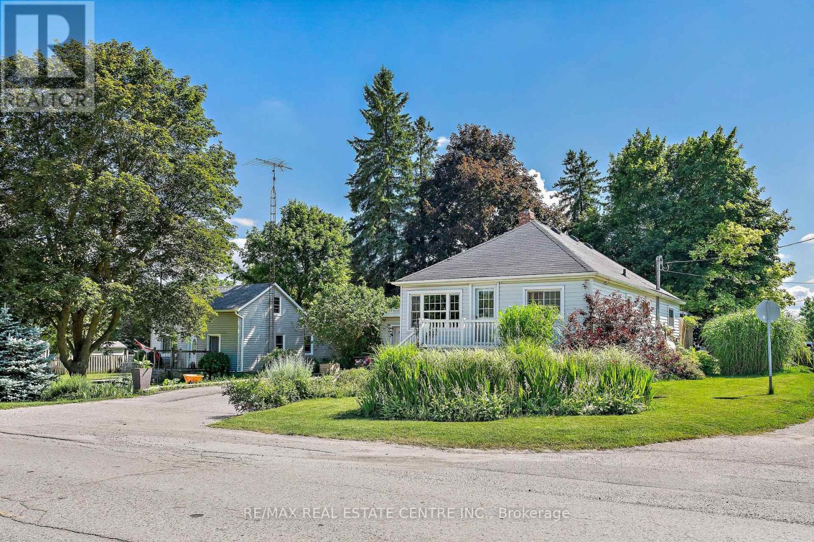 196 MAIN STREET N - 1