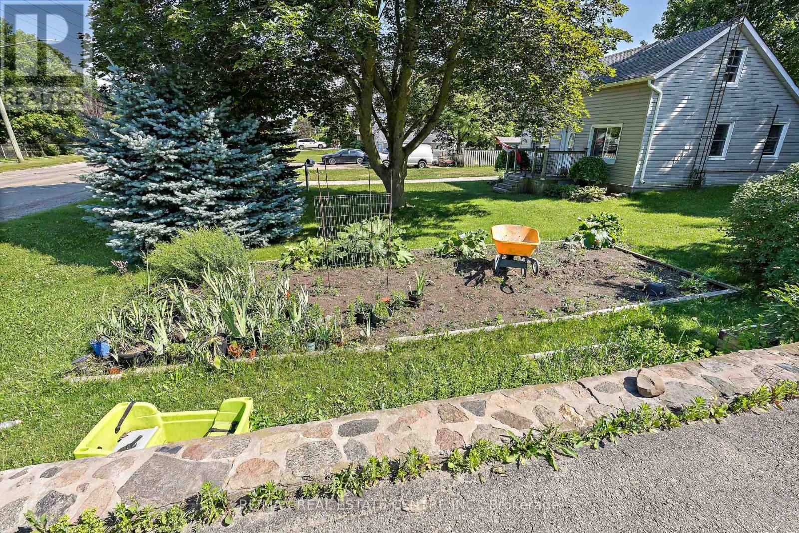 196 MAIN STREET N - 27